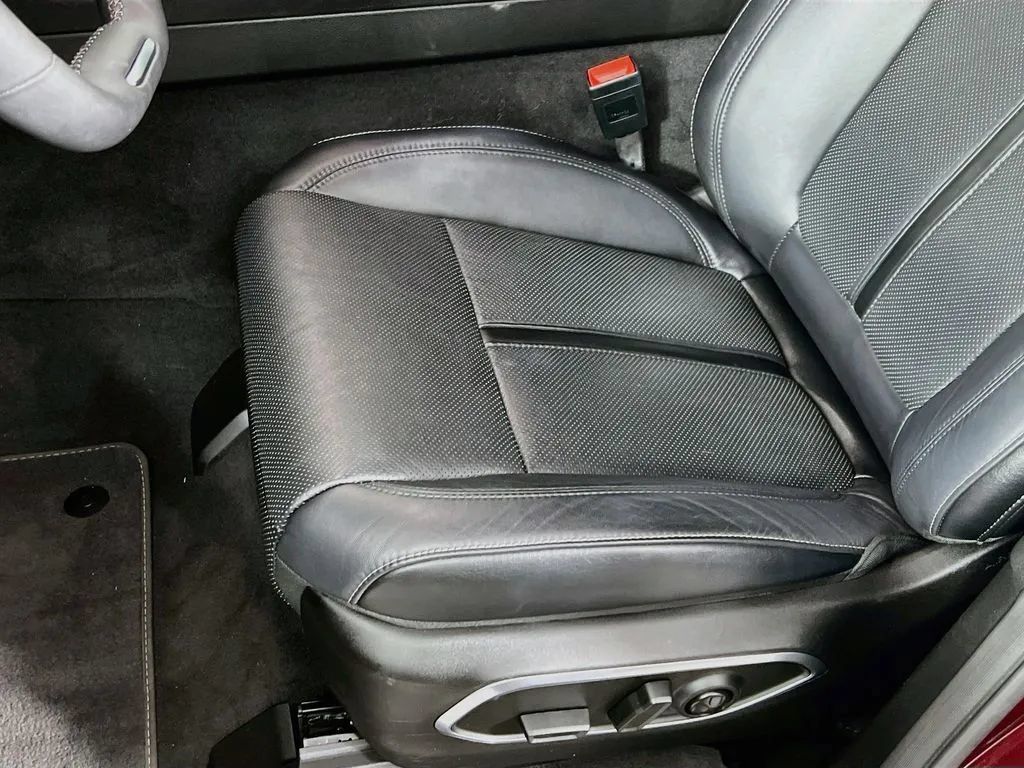 Used 2024 Jeep Wagoneer Series II w/ Convenience Group I AWD/4WD image 21