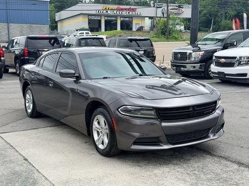 Used 2021 Dodge Charger SXT w/ Leather Interior Group RWD image 8
