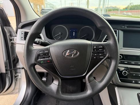 Used 2017 Hyundai Sonata SE FWD image 29