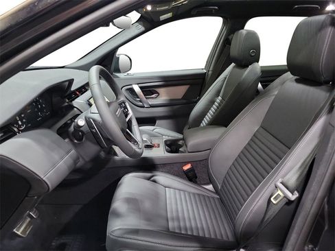 New 2024 Land Rover Discovery Sport Dynamic SE image 13