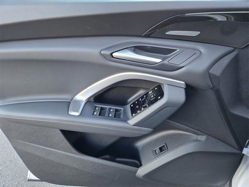 New 2025 Audi Q5 2.0T Premium Plus image 17