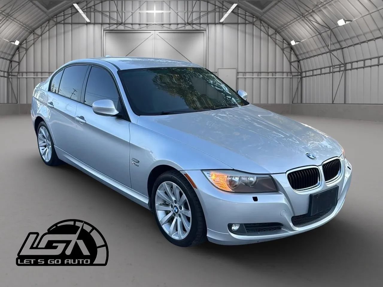 Used 2011 BMW 328i xDrive Sedan AWD/4WD image 1