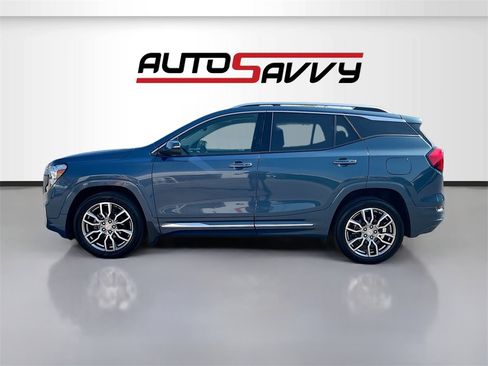 Used 2024 GMC Terrain Denali w/ Denali Premium Package image 4