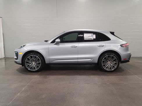 New 2026 Porsche Macan image 2