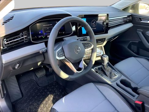 New 2026 Volkswagen Jetta SE FWD image 8