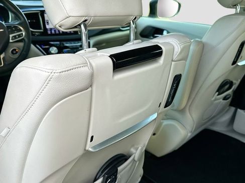 Used 2020 Chrysler Pacifica Touring-L Plus w/ Advanced Safetytec Group image 25