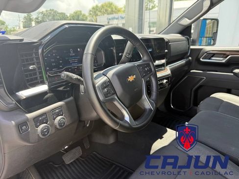 Used 2025 Chevrolet Silverado 2500 LT w/ Convenience Package AWD/4WD image 7