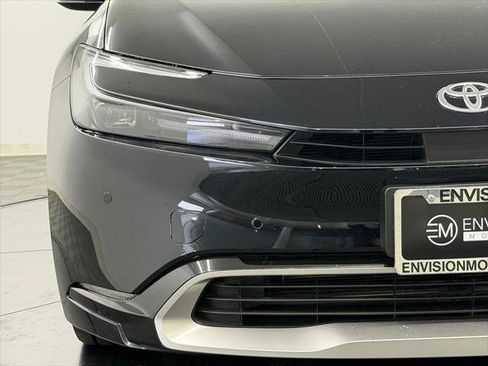Certified 2025 Toyota Prius Plug-In Hybrid FWD image 9