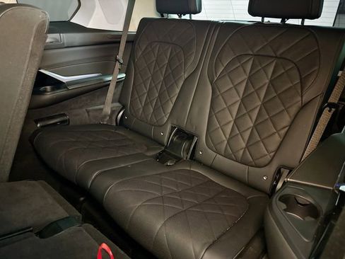 Used 2024 BMW X7 xDrive40i w/ Premium Package image 36