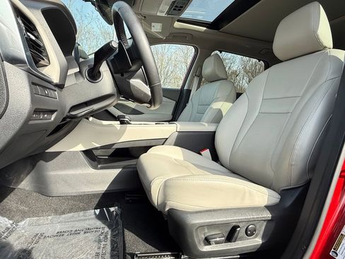 Used 2023 Nissan Rogue SL w/ SL Premium Package image 18