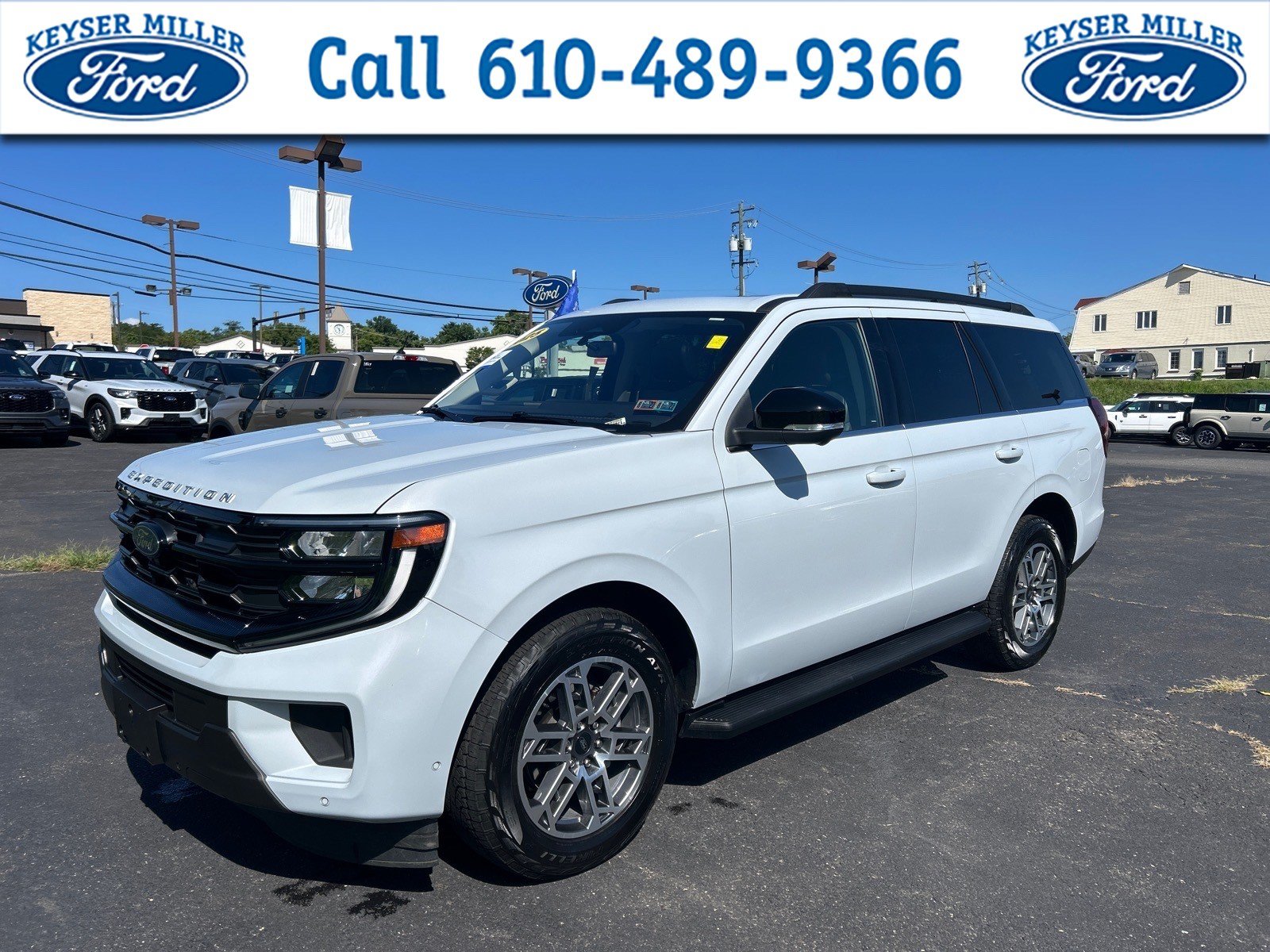 Certified 2025 Ford Expedition Active AWD/4WD image 1