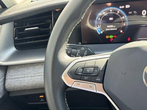 New 2025 Volkswagen Tiguan S FWD image 16