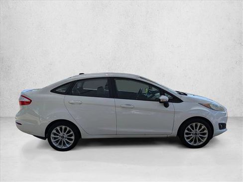 Used 2014 Ford Fiesta SE w/ Equipment Group 201A FWD image 4