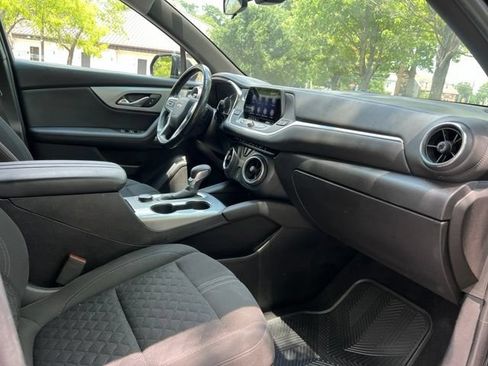 Used 2021 Chevrolet Blazer LT FWD image 19