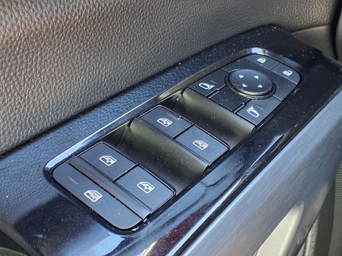 Used 2023 Nissan Pathfinder SL w/ SL Premium Package FWD image 12