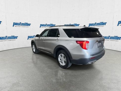 Used 2023 Ford Explorer XLT w/ Equipment Group 202A AWD/4WD image 8