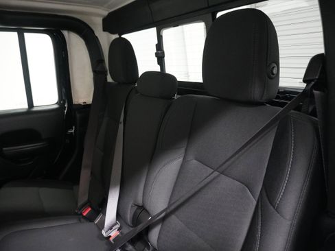 Used 2020 Jeep Gladiator Sport w/ Quick Order Package 24S image 13