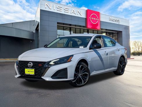 New 2025 Nissan Altima 2.5 SR image 1