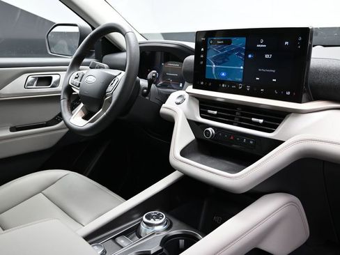 New 2026 Ford Explorer Active w/ Active Comfort Package AWD/4WD image 14