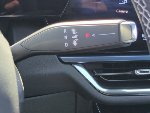 New 2026 Chevrolet Equinox EV LT image 16