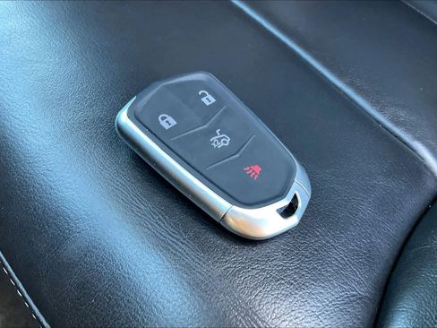 Used 2023 Cadillac XT4 Premium Luxury image 18