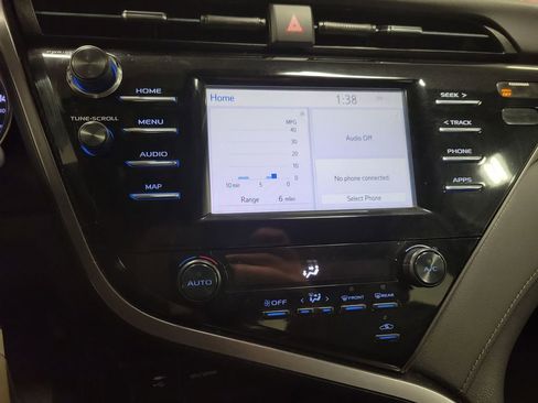 Used 2019 Toyota Camry SE FWD image 14