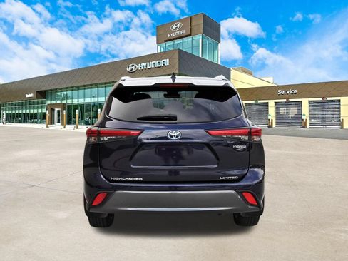 Used 2021 Toyota Highlander Limited FWD image 7