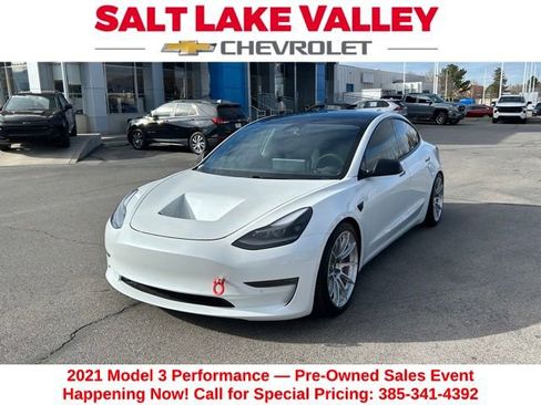 Used 2021 Tesla Model 3 Performance image 3