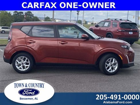 Used 2023 Kia Soul S image 2