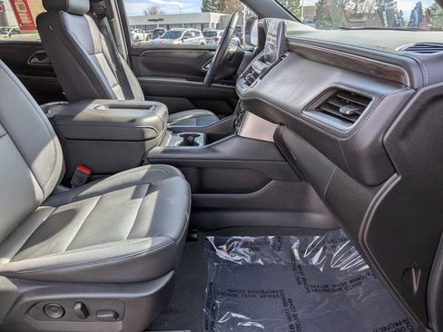 Used 2024 Chevrolet Tahoe Z71 w/ Luxury Package image 24