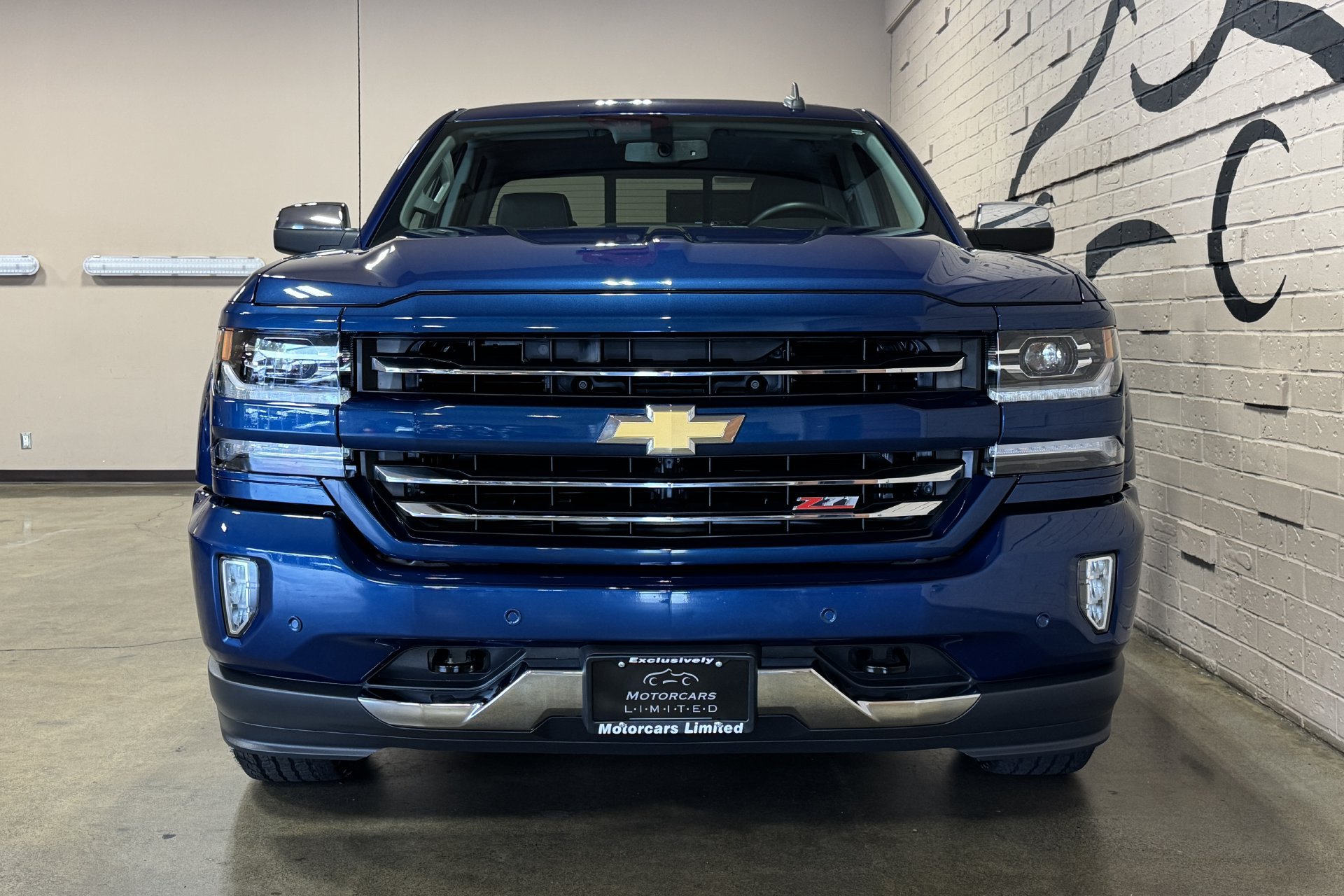 Used 2017 Chevrolet Silverado 1500 LTZ Z71 w/ LTZ Plus Package AWD/4WD image 11