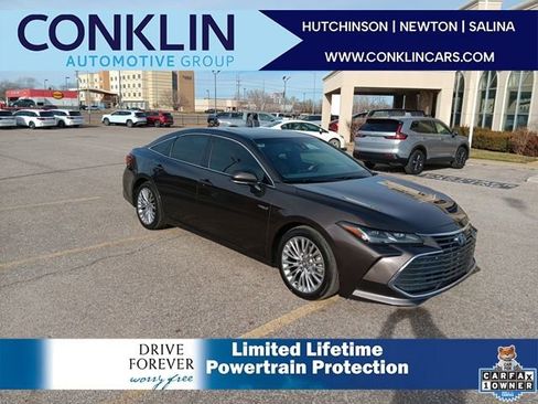 Used 2020 Toyota Avalon Limited image 1