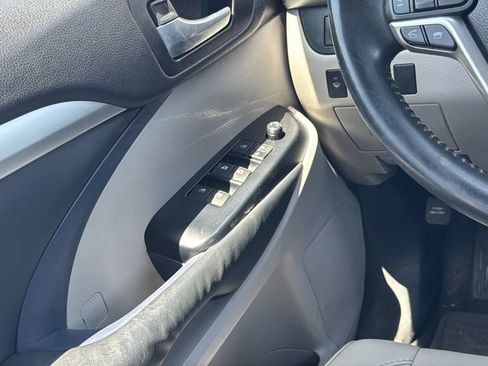 Used 2014 Toyota Highlander XLE AWD/4WD image 19