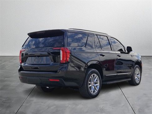 Used 2022 GMC Yukon SLT w/ SLT Premium Package image 4