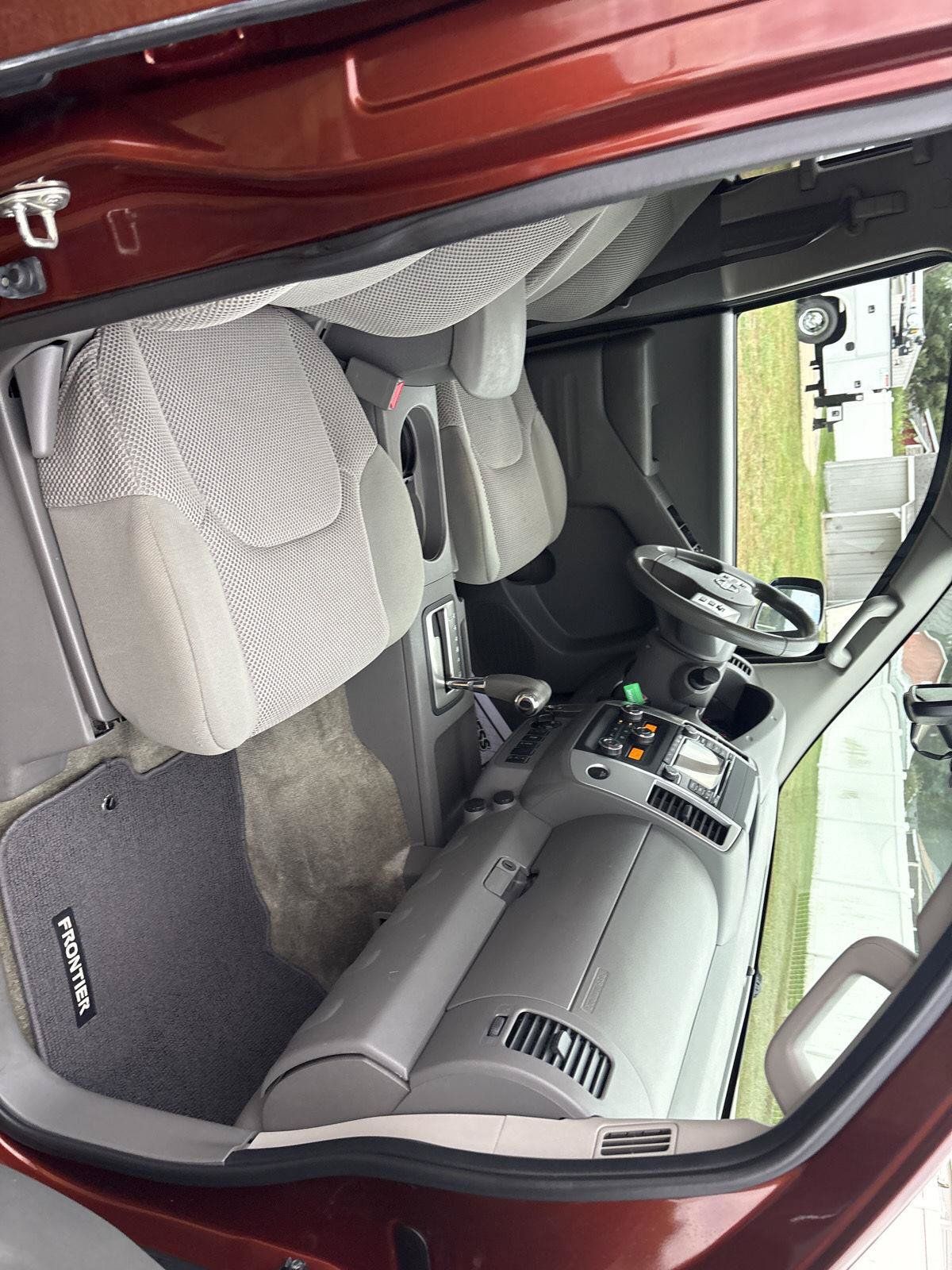 Used 2016 Nissan Frontier SV AWD/4WD image 13
