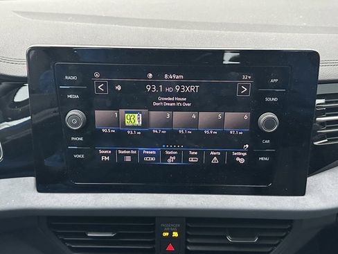 Certified 2025 Volkswagen Jetta SE image 28