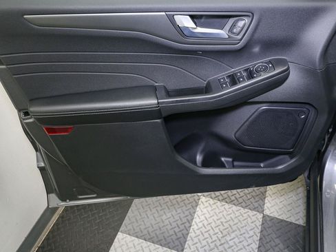 Used 2023 Ford Escape SE FWD image 39