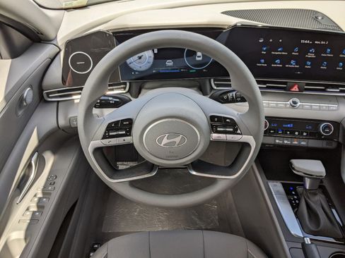 New 2025 Hyundai Elantra Sport image 14