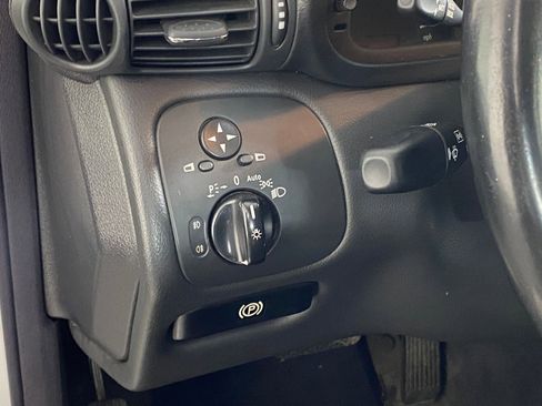 Used 2004 Mercedes-Benz C 240 2.6L image 20