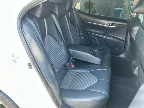Used 2020 Toyota Camry SE FWD image 18