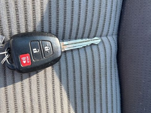 Used 2014 Toyota RAV4 XLE image 46