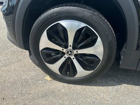 Used 2024 Mercedes-Benz GLB 250 image 4