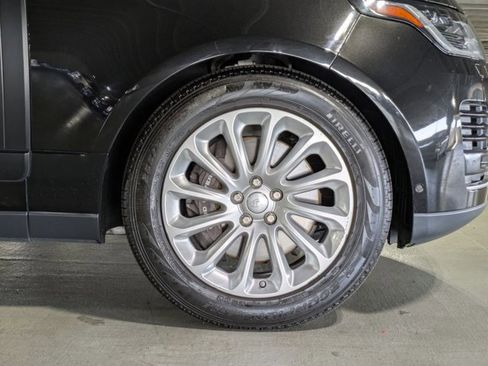 Used 2020 Land Rover Range Rover HSE image 24