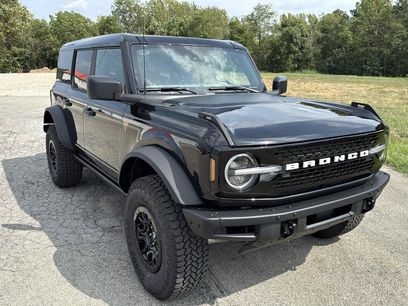 New 2026 Ford Bronco Badlands w/ Sasquatch Package