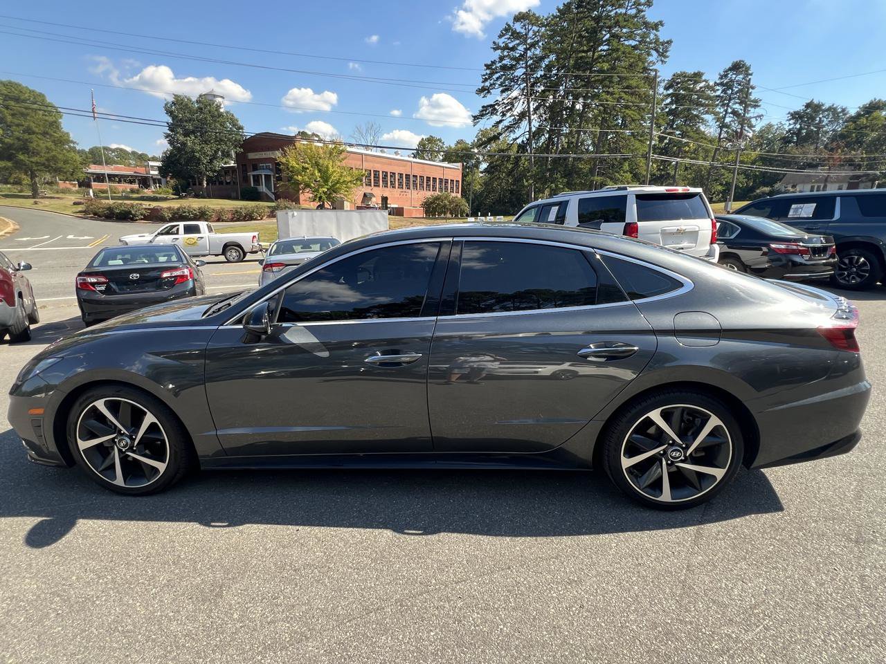 Used 2022 Hyundai Sonata SEL Plus FWD image 2