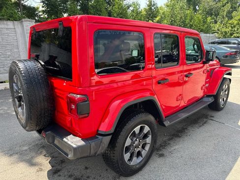 Used 2018 Jeep Wrangler Unlimited Sahara w/ Dual Top Group AWD/4WD image 5