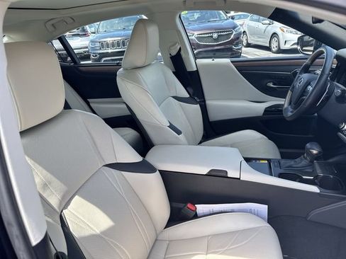 Used 2025 Lexus ES 350 Ultra Luxury w/ Accessory Package (Z1) FWD image 16