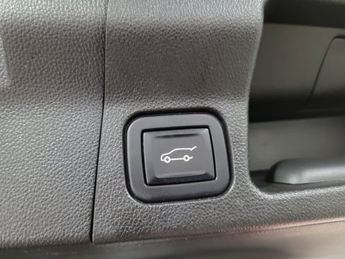 Used 2022 GMC Acadia SLT w/ GMC Pro Grade Package image 67