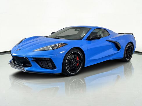 Used 2021 Chevrolet Corvette Stingray Convertible w/ Z51 Performance Package image 4