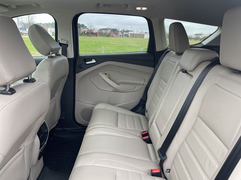 Used 2019 Ford Escape Titanium image 26